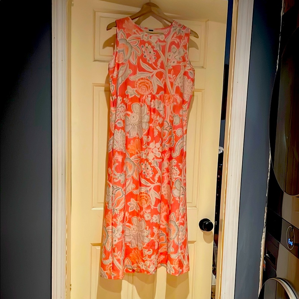 Mia’s Boutique size M. Maxi dress. Pink/salmon.Light weight rayon blend.